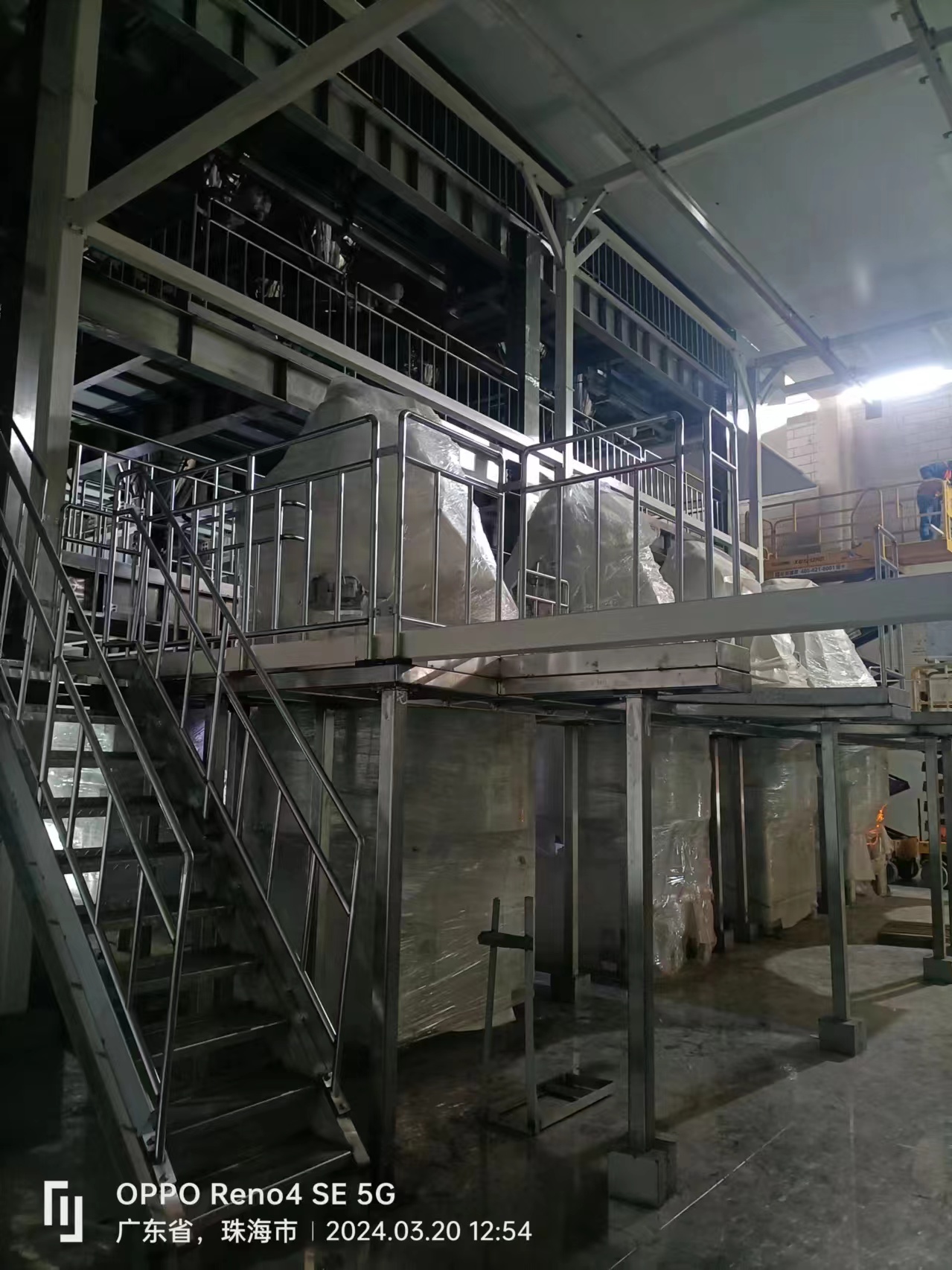 廣東海四達新能源車間新建鋼平臺及行吊項目